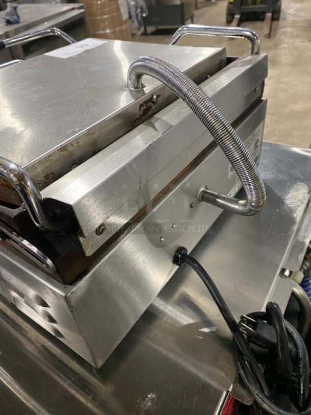 Cecilware Commercial Stainless Steel Electric Powered Countertop Panini Sandwich Press Grill! With Thermostatic Control! With Grooved Grates & Side Handles! Model: SG-1LG-120 SN: N727446! 120V! On Legs! - Image 4 of 9
