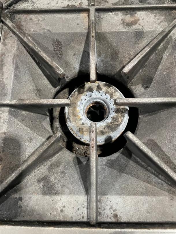 Vulcan Commercial Stainless Steel Natural Gas Powered Countertop Heavy Duty 6 Burner Range! With Back Splash! Model: VHP636-1 SN: 650167391! On Legs! - Image 6 of 9