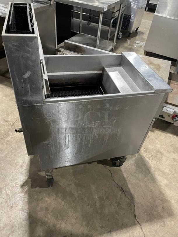 Pitco Commercial Stainless Steel Natural Gas Powered Deep Fat Fryer! With Back Splash & Basket Hanger! Model: SG18-S SN: G21ED035712! On Casters! - Image 4 of 8