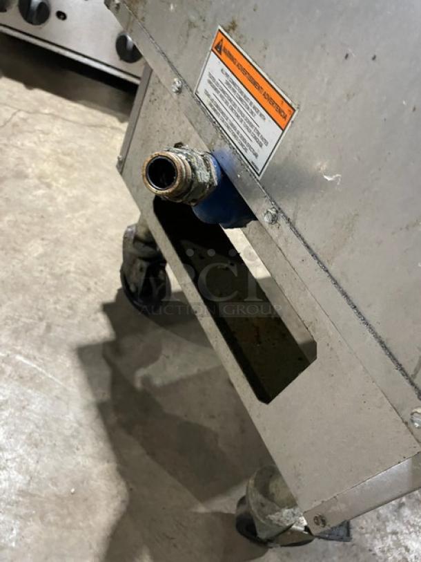 Pitco Commercial Stainless Steel Natural Gas Powered Deep Fat Fryer! With Back Splash & Basket Hanger! Model: SG18-S SN: G21ED035712! On Casters! - Image 8 of 8