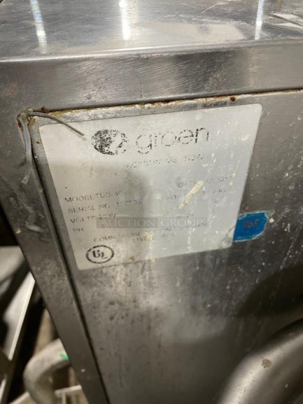 Groen! 2017! Late Model! Commercial Stainless Steel Electric Powered 2/3 Steam Jacketed 40 Qt. Tilting Steam Kettle! With Smooth Action Hand Tilting Crank! Mounted On Equipment Stand! Model: TDB-40 SN: 100883! 208V 3 Phase! On Legs! - Image 8 of 9
