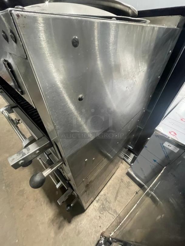 Montague Legend Series Commercial Stainless Steel Natural Gas Powered Heavy Duty 36" Double Stacked Deck-Style Infared Radiglo Broiler! With Individual Controls! Model: 236W36 SN: L7-D-72955A! On Legs! - Image 2 of 10