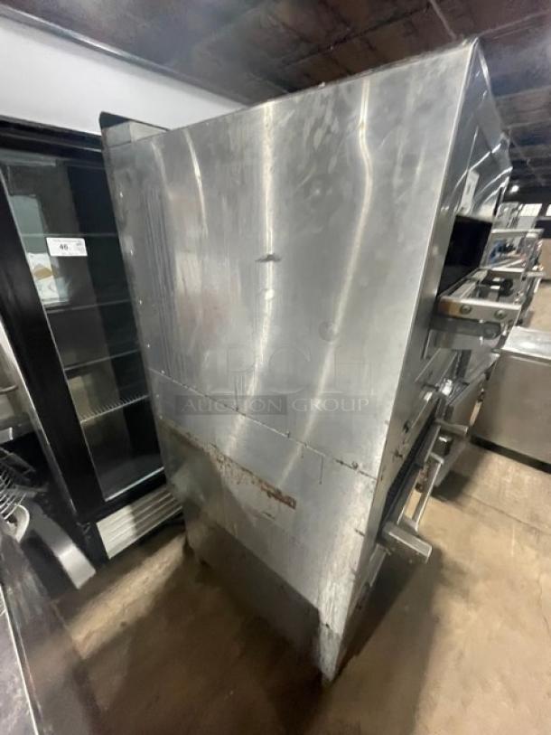 Montague Legend Series Commercial Stainless Steel Natural Gas Powered Heavy Duty 36" Double Stacked Deck-Style Infared Radiglo Broiler! With Individual Controls! Model: 236W36 SN: L7-D-72955A! On Legs! - Image 3 of 10