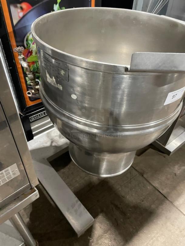 Groen! 2018 Late Model! Commercial Stainless Steel Electric Powered Self Contained 40 Gal. Steam Jacketed Tilting Steam Kettle! With Manual Tilt Crank & Butterfly-Shaped Pour Lip! With Wire Whisk! Model: DEE/4-40 SN: 100893! 208V 3 Phase! On Legs! - Image 3 of 8