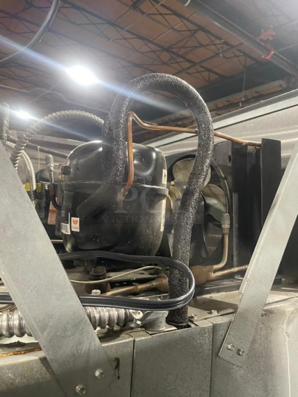 Victory Commercial Stainless Steel Half Door Dual Temp Refrigerator/Freezer Combo! With Wired Racks! Model: RFS-1D-S7-HD SN: M0756713! 115V 1 Phase! On Legs! - Image 9 of 10