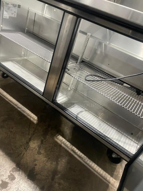True Commercial Stainless Steel 2 Door Refrigerated Bain Marie Style Mega Top Salad/Sandwich Prep Table! With Poly Coated Wire Racks! Model: TSSU-60-24M-B-ST SN: 8931352! 115V 1 Phase! On Casters! - Image 6 of 9