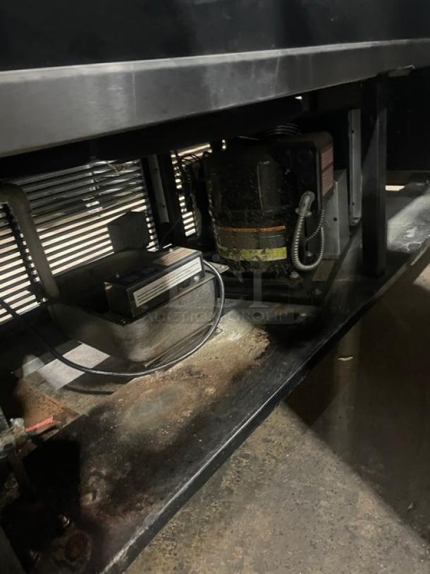 RPI Industries Olympus Air Screen Series Commercial Multi-Tier Refrigerated Open Grab-N-Go Merchandiser Display Case! With Stainless Steel Interior & Adjustable Shelves! With Foldable Tray Slide! With Pull-Down Night Curtain! Model: SCAS72R SN: 11074017! 115/208-230V 1 Phase! On Casters! - Image 9 of 9