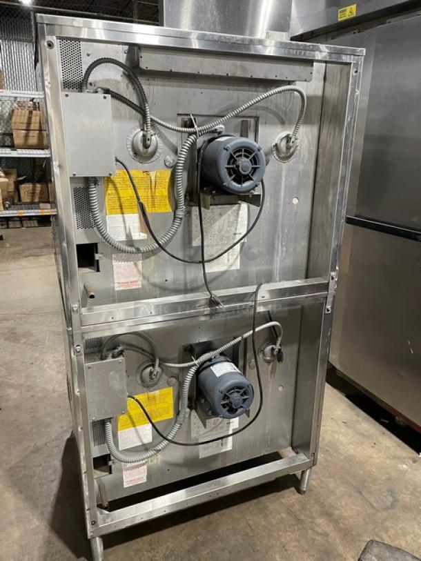 Blodgett Commercial Stainless Steel Natural Gas Powered Double Stacked Dual-Flow Convection Oven! With Thermostatic Controls! With Wired Oven Racks! Model: DFG-100 SN: 010201RA041T/010201RA044B! 115V 1 Phase! On Legs! 2X Your Bid Makes One Unit! - Image 3 of 14