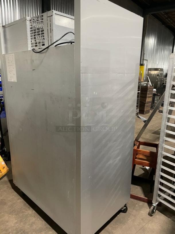 Traulsen G-Series Commercial Stainless Steel Solid 2 Door Reach In Refrigerator! Energy Star Certified! With Poly Coated Wire Racks! Model: G20010 SN: T181964C12! 115V 1 Phase! On Casters! - Image 4 of 9