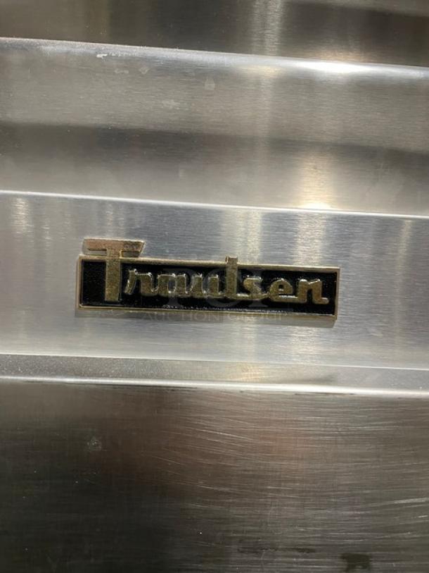 Traulsen Dealers Choice Series Commercial Stainless Steel Half Door Single Section Reach In Refrigerator! Energy Star Certified! With Poly Coated Wire Racks! Model: G10000 SN: T19384C06! 115V 1 Phase! On Casters! - Image 6 of 10