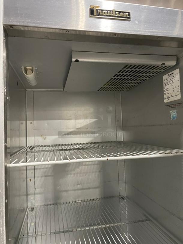Traulsen Dealers Choice Series Commercial Stainless Steel Half Door Single Section Reach In Refrigerator! Energy Star Certified! With Poly Coated Wire Racks! Model: G10000 SN: T19384C06! 115V 1 Phase! On Casters! - Image 7 of 10