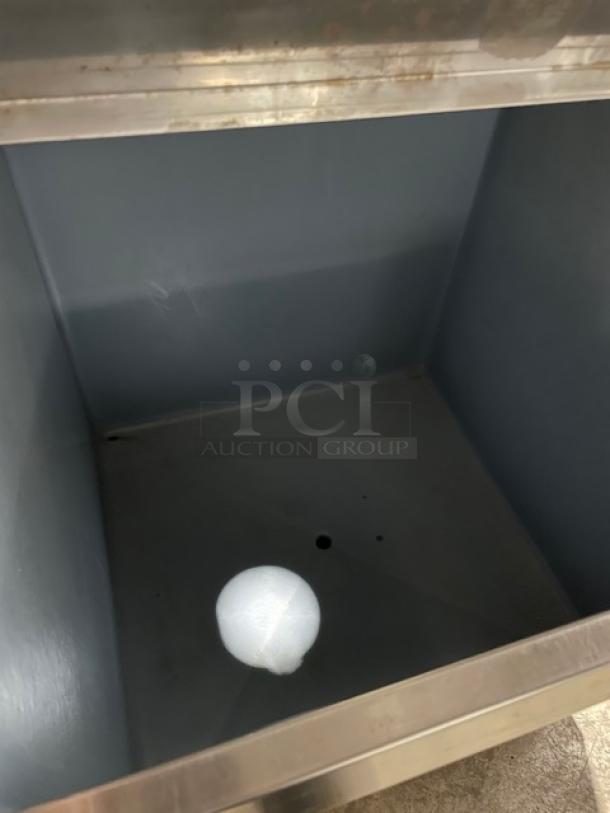 Cornelius Commercial Stainless Steel Electric Powered Air-Cooled Flake-Style Continuous Flow Ice Maker Machine Head! Model: WCF710-A SN: 638090250! 115V! With Cornelius 30-Series Commercial Stainless Steel Ice Storage Bin! With Lift Open Style Lid! Model: B530SS SN: 63E0241BB044! On Legs! ALL ONE MONEY! - Image 9 of 11