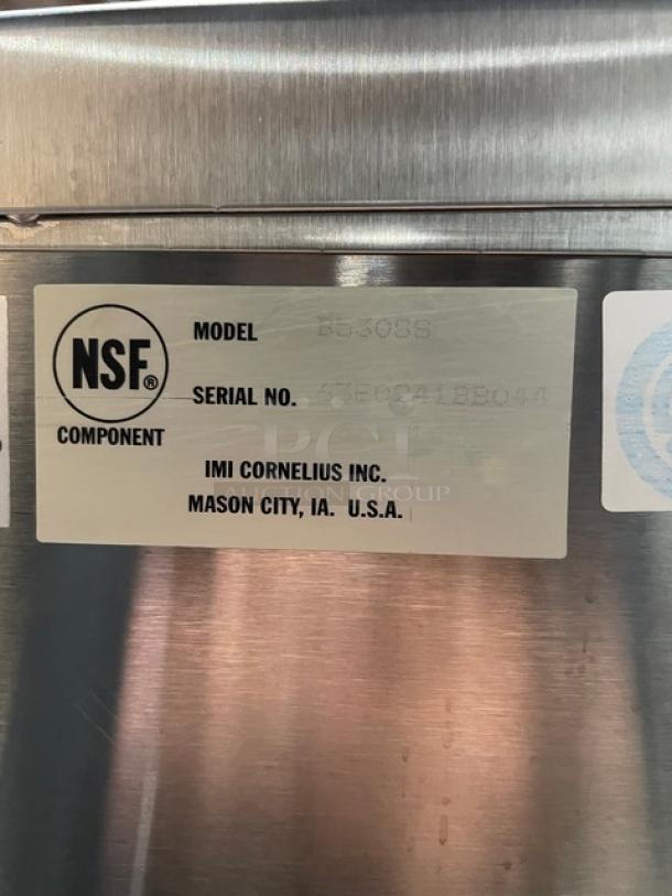 Cornelius Commercial Stainless Steel Electric Powered Air-Cooled Flake-Style Continuous Flow Ice Maker Machine Head! Model: WCF710-A SN: 638090250! 115V! With Cornelius 30-Series Commercial Stainless Steel Ice Storage Bin! With Lift Open Style Lid! Model: B530SS SN: 63E0241BB044! On Legs! ALL ONE MONEY! - Image 10 of 11