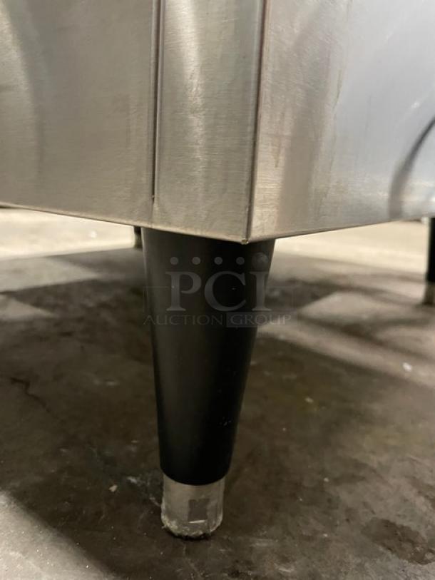 Cornelius Commercial Stainless Steel Electric Powered Air-Cooled Flake-Style Continuous Flow Ice Maker Machine Head! Model: WCF710-A SN: 638090250! 115V! With Cornelius 30-Series Commercial Stainless Steel Ice Storage Bin! With Lift Open Style Lid! Model: B530SS SN: 63E0241BB044! On Legs! ALL ONE MONEY! - Image 11 of 11