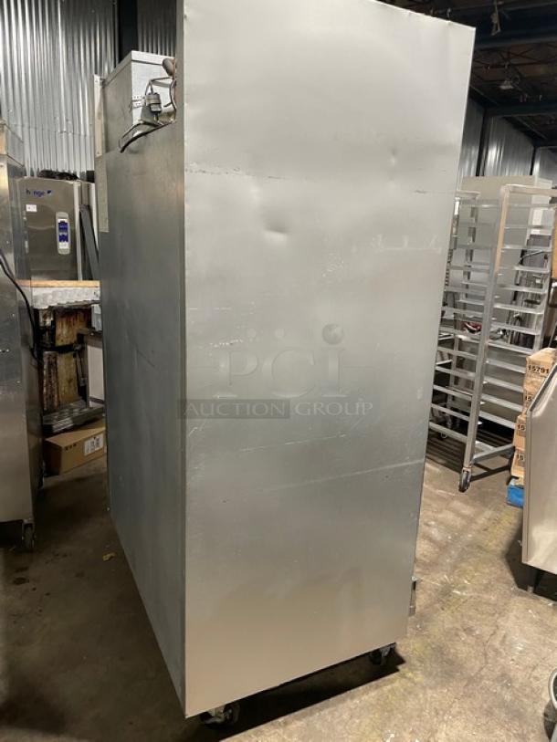 Traulsen G-Series Commercial Stainless Steel Solid 2 Door Reach In Refrigerator! Energy Star Certified! With Poly Coated Wire Racks! Model: G20010 SN: T33391I06! 115V 1 Phase! On Casters! - Image 4 of 10