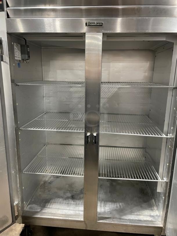 Traulsen G-Series Commercial Stainless Steel Solid 2 Door Reach In Refrigerator! Energy Star Certified! With Poly Coated Wire Racks! Model: G20010 SN: T33391I06! 115V 1 Phase! On Casters! - Image 5 of 10
