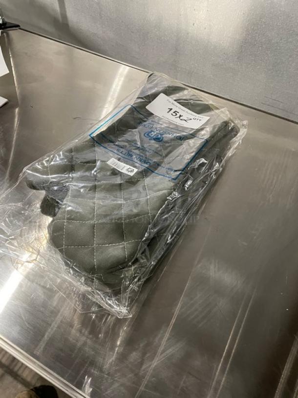 BRAND NEW! Johnson-Rose Commercial Green Fire-Resistant Oven Mitts! 2X Your Bid! - Image 2 of 5