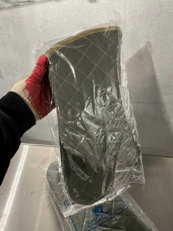 BRAND NEW! Johnson-Rose Commercial Green Fire-Resistant Oven Mitts! 2X Your Bid! - Image 4 of 5