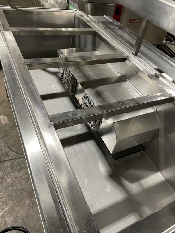 Atlas Metal Custom Buffet Style Commercial Stainless Steel Electric Powered Refrigerated 4-Well Cold Food/Salad Bar! With Overhead Sneeze Guard! With Tray Slide! Model: WCM-BT-4 SN: 1378-99! 115V 1 Phase! - Image 4 of 8