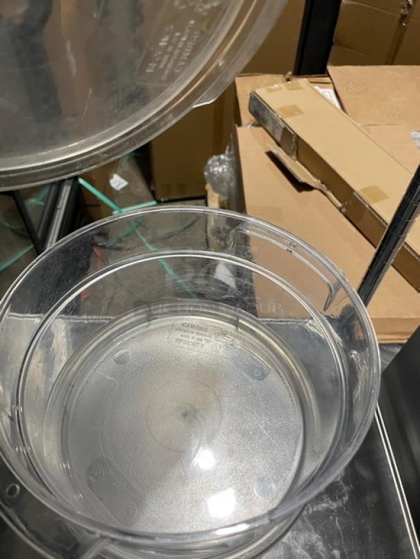 Cambro Commercial Clear Polycarbonate 2 Qt. Food Storage Containers! With Handles & Covers! Model: RFSCW2! 4X Your Bid! - Image 4 of 8