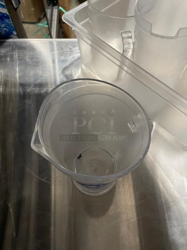 Lot Of Commercial Clear Polycarbonate Beverage Pitchers! ALL ONE MONEY! - Image 6 of 10