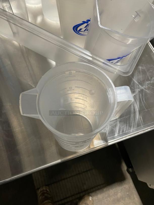 Lot Of Commercial Clear Polycarbonate Beverage Pitchers! ALL ONE MONEY! - Image 10 of 10