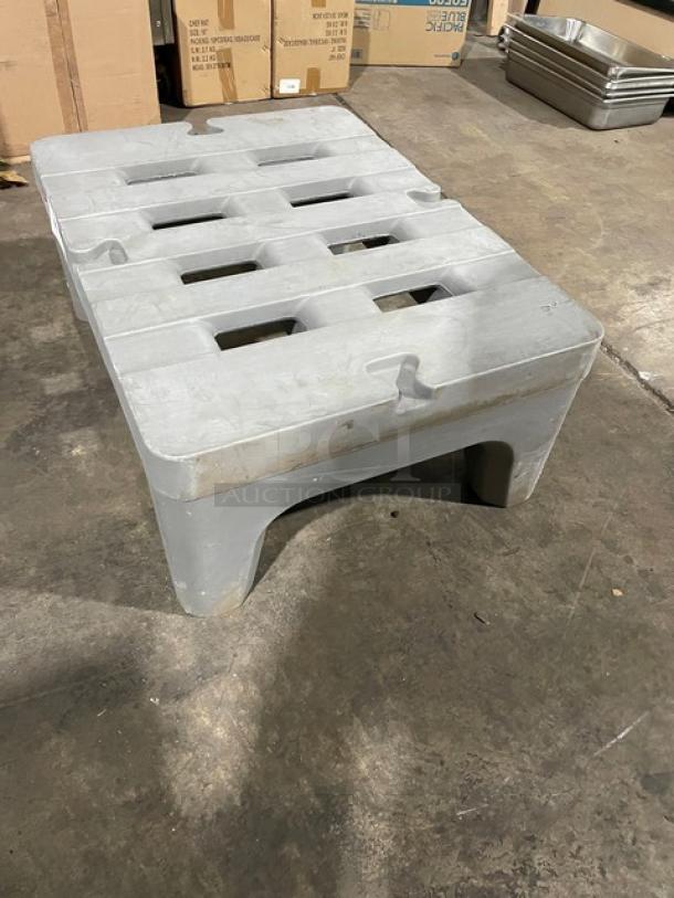 Metro Commercial Heavy Duty Dunnage Rack! On Legs! - Image 2 of 7