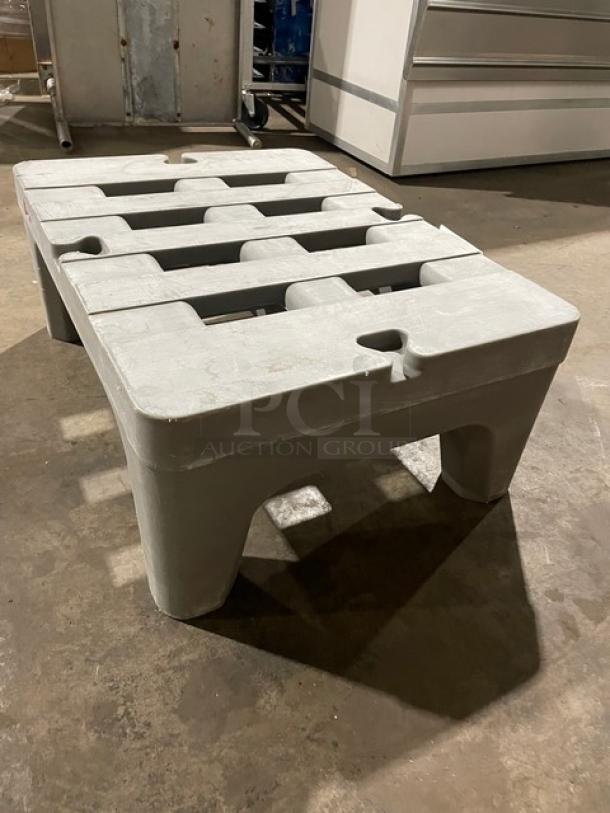 Metro Commercial Heavy Duty Dunnage Rack! On Legs! - Image 4 of 7