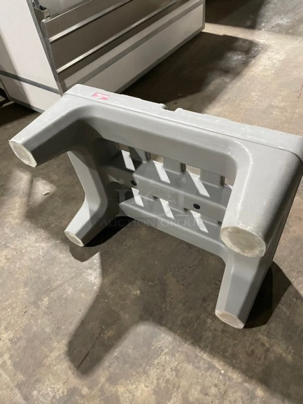 Metro Commercial Heavy Duty Dunnage Rack! On Legs! - Image 7 of 7
