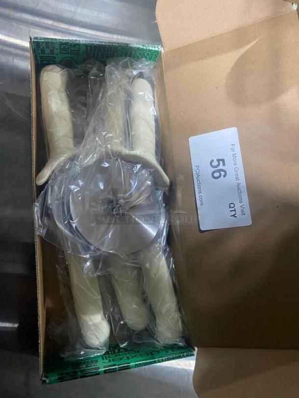 NEW! Dexter Russell Commercial Stainless Steel Sani-Safe White Handled Pizza Cutters! Model: P177A-EZC! 6X Your Bid! - Image 3 of 7