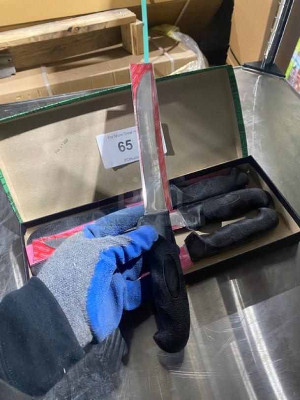 NEW! Dexter Russell SofGrip Series Commercial Stain-Free High Carbon Steel 7-1/2" Heading Knives! With Black Soft Grip Handle! Model: SG114H! 6X Your Bid! - Image 4 of 7