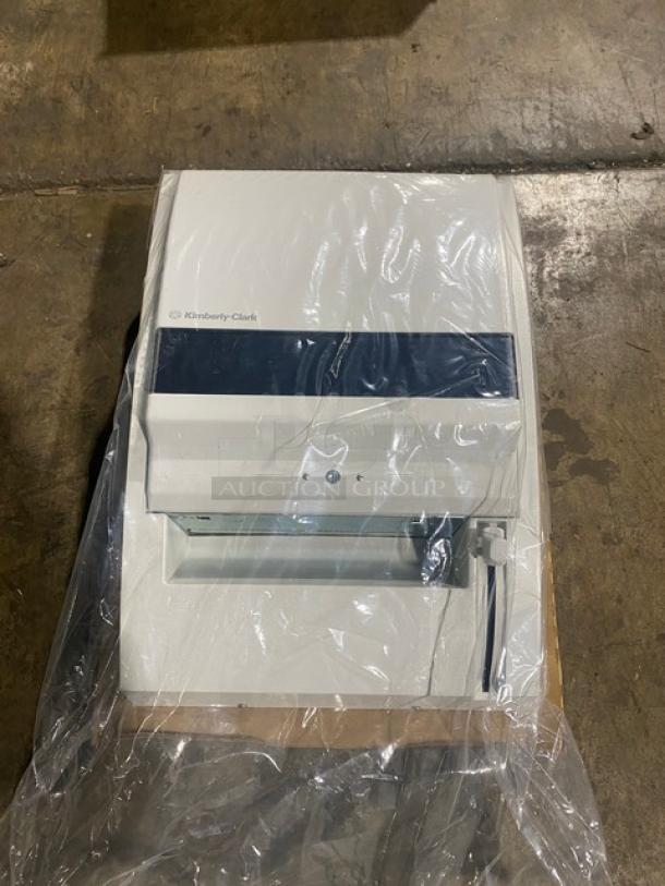 NEW! Kimberly-Clark Commercial Pearl White Windows Convert-A-Matic Roll Towel Dispenser! With Mounting Kit! Model: 0971700! - Image 7 of 9