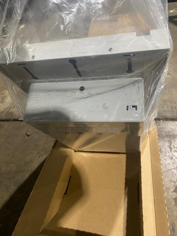 NEW! Kimberly-Clark Commercial Pearl White Windows Convert-A-Matic Roll Towel Dispenser! With Mounting Kit! Model: 0971700! - Image 8 of 9