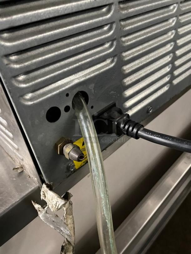 Cornelius Commercial Stainless Steel Electric Powered Air-Cooled Flake-Style Continuous Flow Ice Maker Machine Head! Model: WCF710-A SN: 638090250! 115V! With Cornelius 30-Series Commercial Stainless Steel Ice Storage Bin! With Lift Open Style Lid! Model: B530SS SN: 63E0241BB044! On Legs! ALL ONE MONEY! - Image 6 of 11