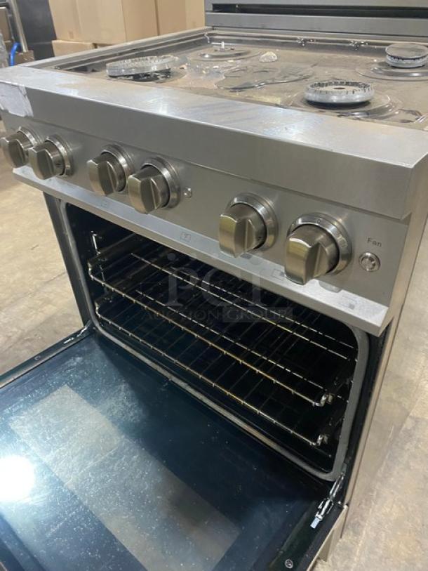 ZLine! 2020! Late Model! Professional Series Commercial Stainless Steel Natural Gas Powered 4 Burner Range/Oven Combo! With Wire Oven Racks! Model: RGS-30 SN: 20080776039! 120V! On Legs! - Image 7 of 12