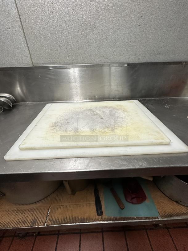 2 Various Cutting Boards. 2 Times Your Bid!
(1)16" x 20" (1) 17-1/2" x 23-1/2" - Image 1 of 2