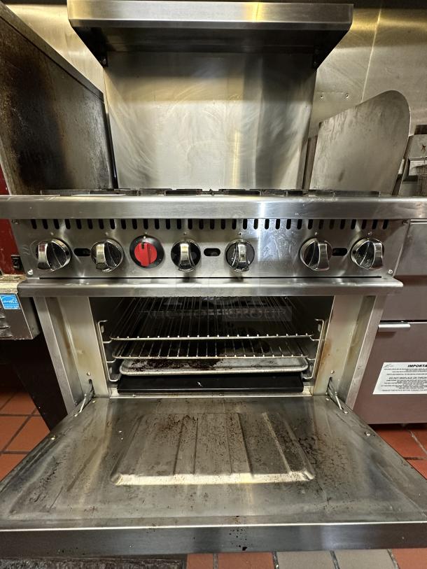 Like New!  KENNECO STKR36NG NATRAL GAS 36" 6 EYE RANGE WITH OVEN 210,000 BTU COMMERCIAL - Image 2 of 5
