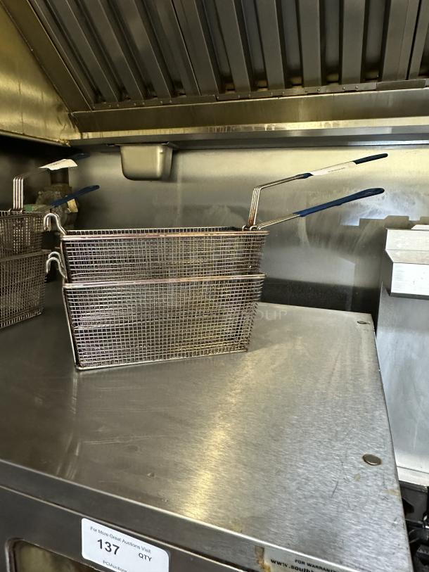 Cecilware V174PL Equivalent 13 1/4" x 6 1/2" x 5 7/8" Fryer Basket with Front Hook
2xBid - Image 1 of 1