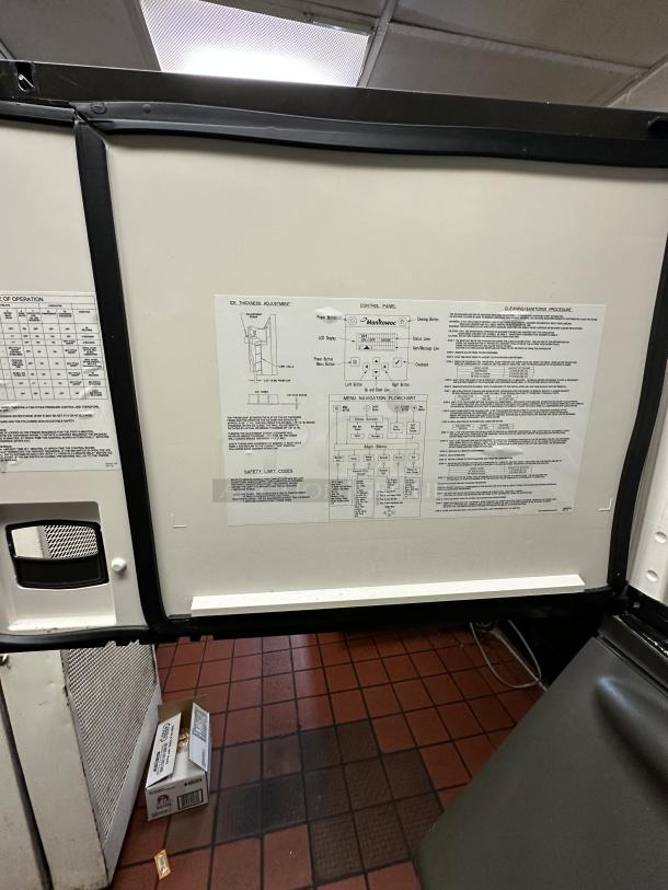 Like New!  Manitowoc ID-0606A-261 Ice Maker with B-570 Bin, 208-230 Volt single phase - Image 4 of 8