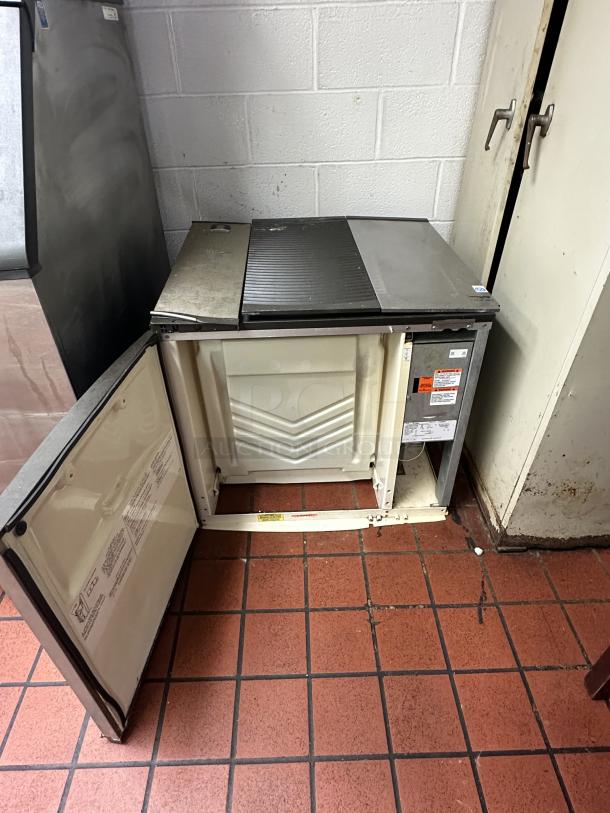 Manitowoc Ice Maker Head, No bin, No Power, Model SY1004A, 208–230-volt single phase - Image 3 of 3