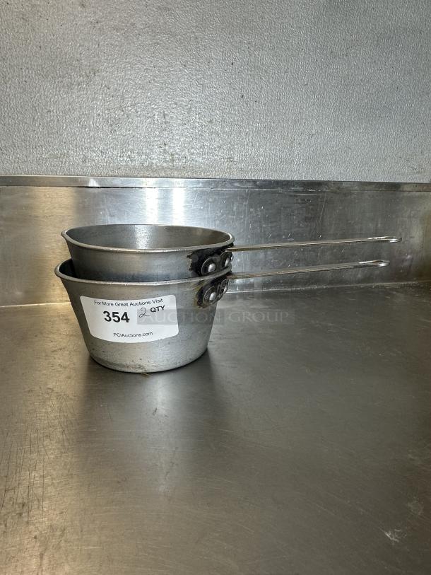 2.75 Qt. Tapered Aluminum Sauce Pan
2xBid - Image 1 of 1