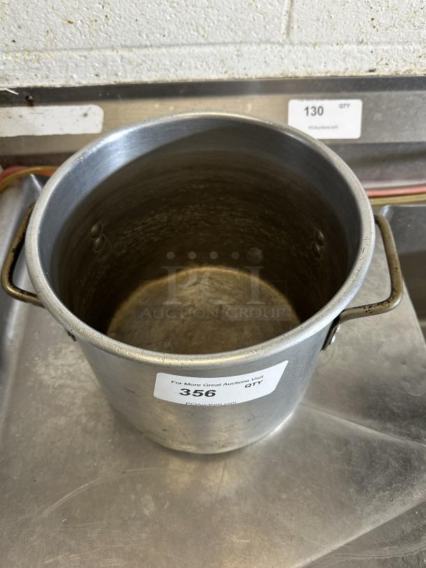 Lincoln Wear-Ever Classic Select 20 Qt. Heavy Duty Aluminum Stock Pot with Handles - Image 1 of 2