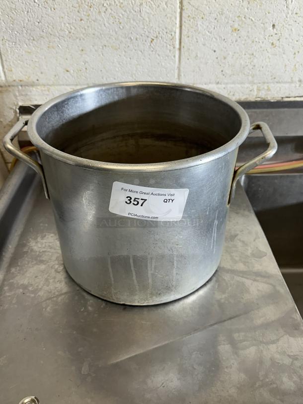 Lincoln Wear-Ever Classic Select 20 Qt. Heavy Duty Aluminum Stock Pot with Handles - Image 2 of 2
