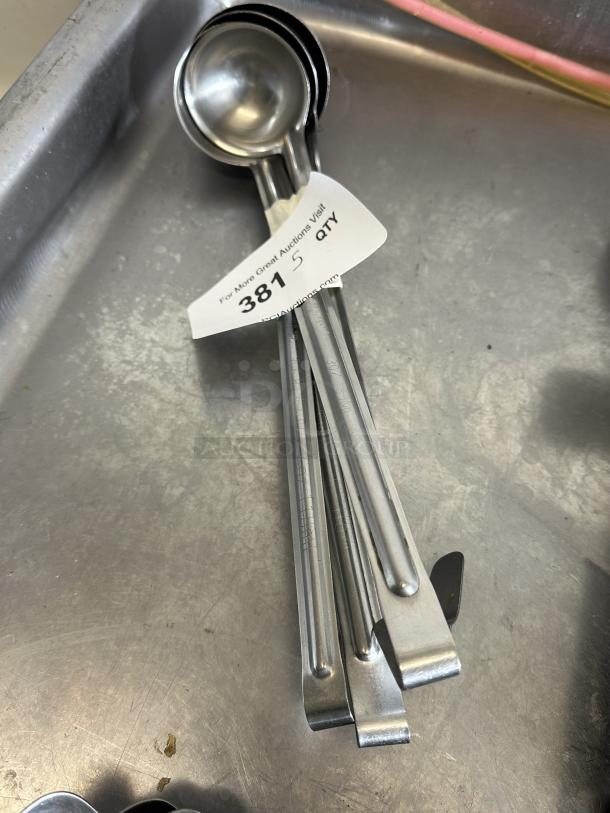 One-Piece Stainless Steel Ladle
5xBid - Image 1 of 1