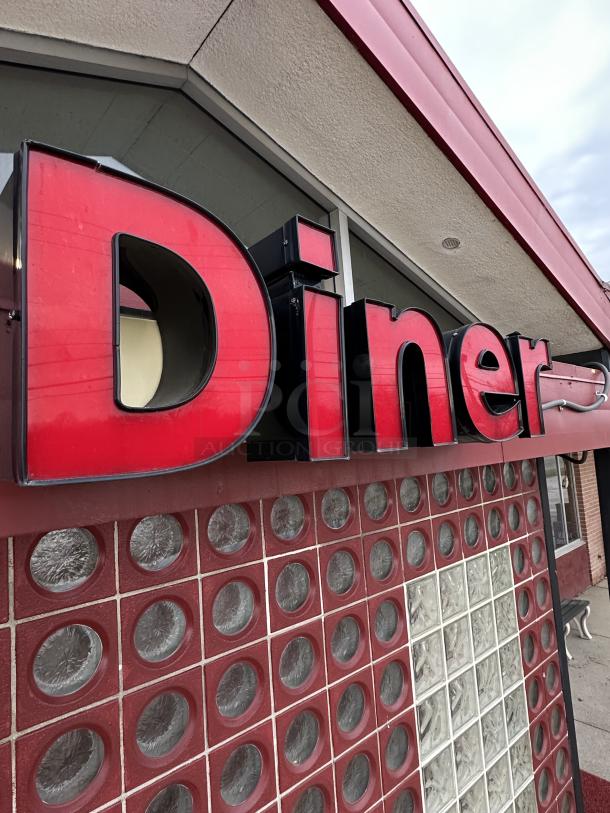 Diner Sign Powers on 115 Volt - Image 3 of 3