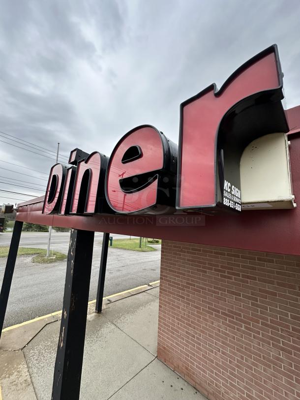 Diner Sign Powers On 115Volt - Image 2 of 3