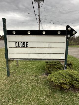Arrow Lighted Sign No Power to Test
Goes good with Item #290