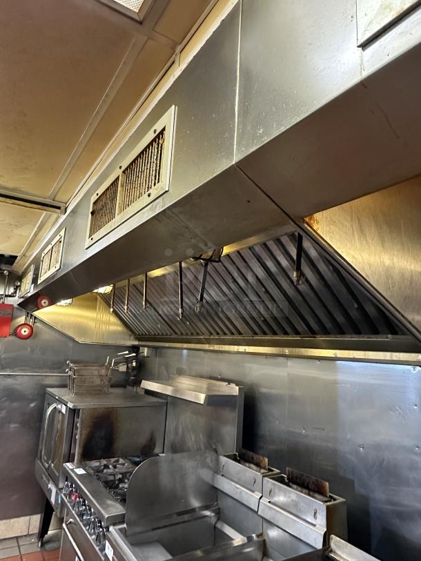 Amerex Exhaust Hood with Filters. BUYER MUST REMOVE
Optional Removal Charge $500 separate from Bid - Image 4 of 4
