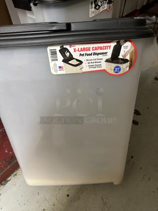 Clear Tote for Storage, X-large capacity
2xBid