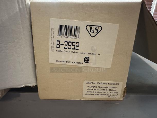 T&S B-3940 Rotary Waste Valve with Twist Handle - 3" Sink Opening New in a Box
2xBid - Image 2 of 2